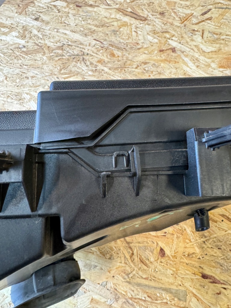 фото №4, Коробка корпус запобіжників renault megane iv 252361855r