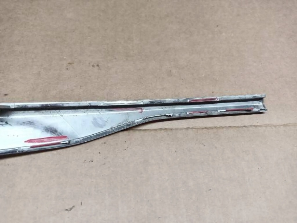 фото №6, M22 молдинг ліва бампер перед audi a4 b9 8w0853555