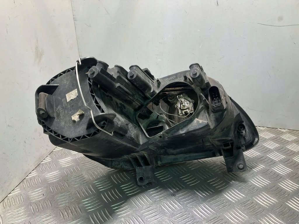 Купить Лампа левая передняя vw caddy iii фургон 2ka, 2kh, 2ca, 2ch 2k0941005b