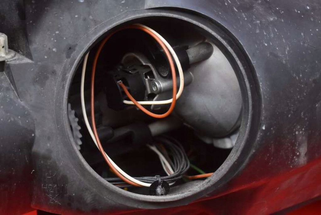 фото №7, Фара левый лампа перед ксенон eu 162983-00 citroen c4 picasso 1 i 06-13