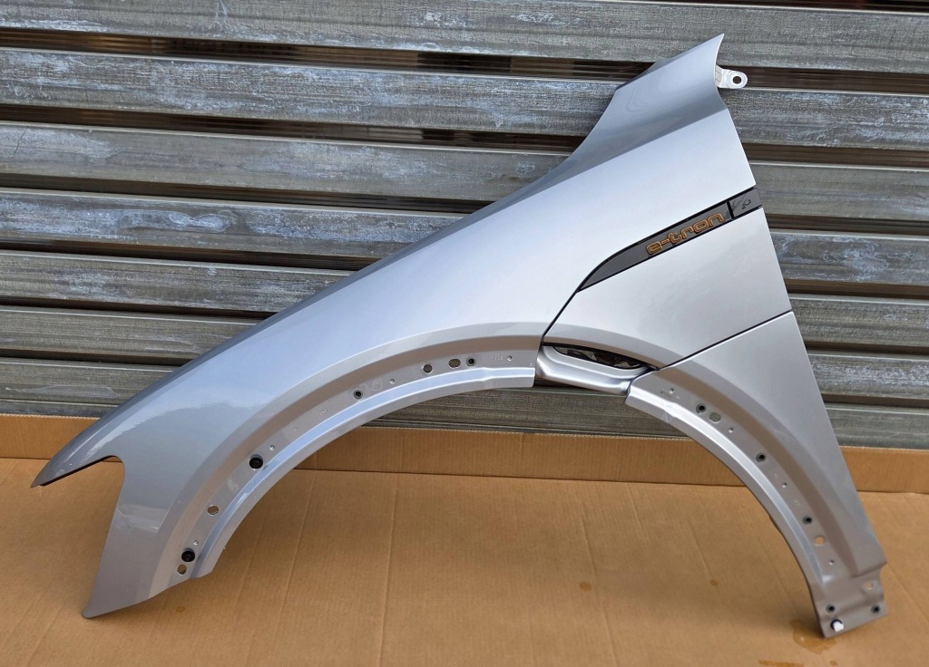 Audi e-tron s перед комплектний  lz7g капот фари радіатор бампер крила Ціна