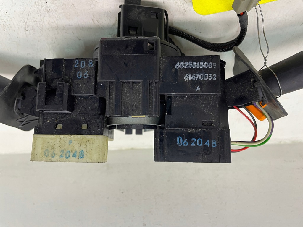 фото №5, Переключатель комбинированный 61670032 6025313009 renault