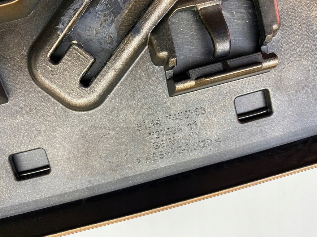 фото №7, Bmw i8 roadster права молдинг дахова захист дах