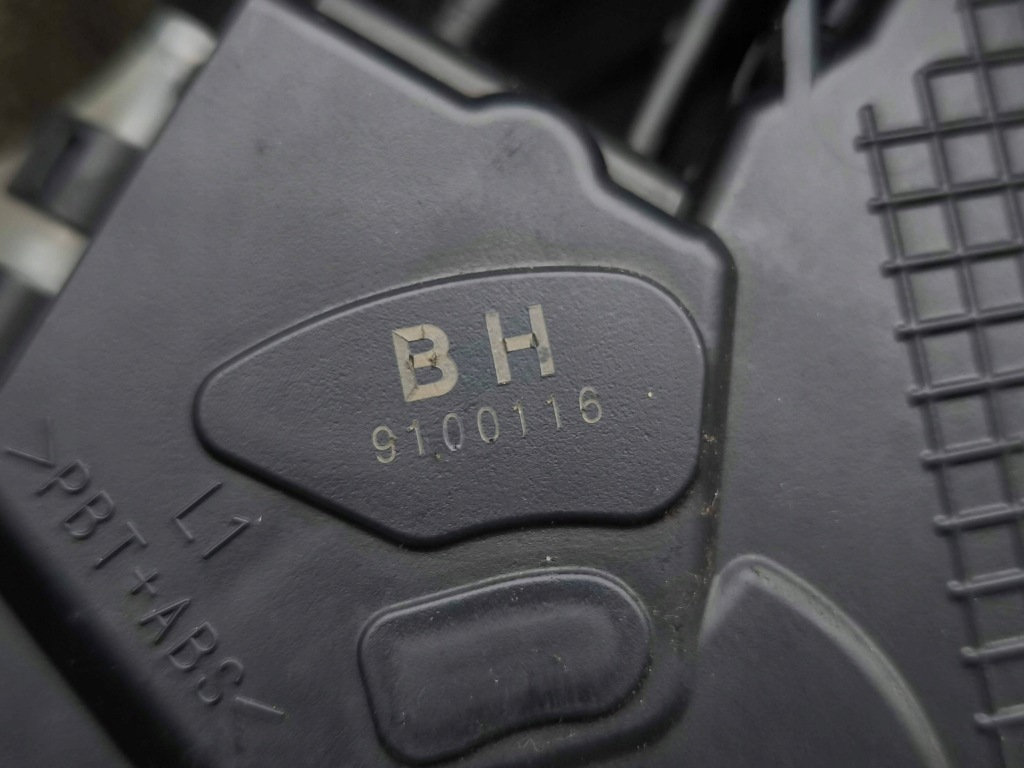 Lexus ux 2020 ліва сторона замок двері передніх Доставка