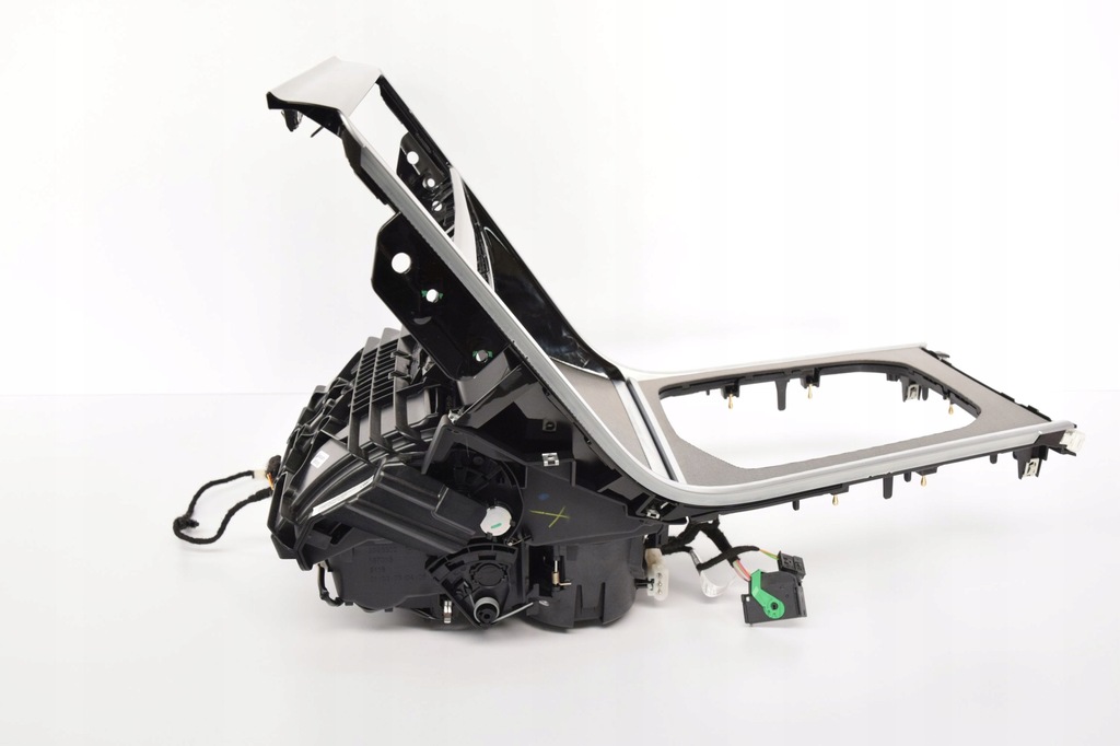 фото №9, Туннель кружки подлокотник консоль bmw 8 g14 g15 g16