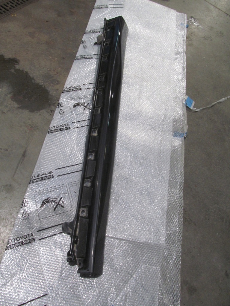 фото №1, Suzuki swift 10-17 молдинг накладка порог правый c402