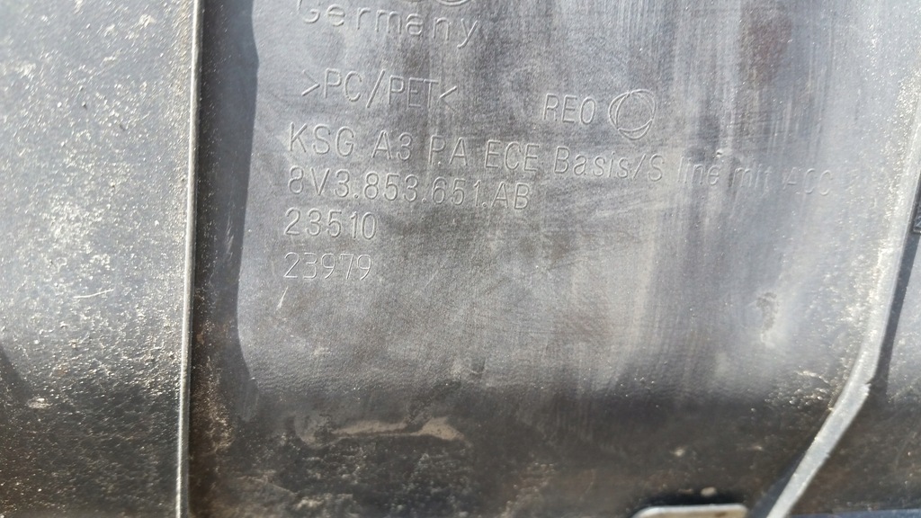 фото №14, Audi a3 lift 16- бампер перед омыватель 8v5807437p