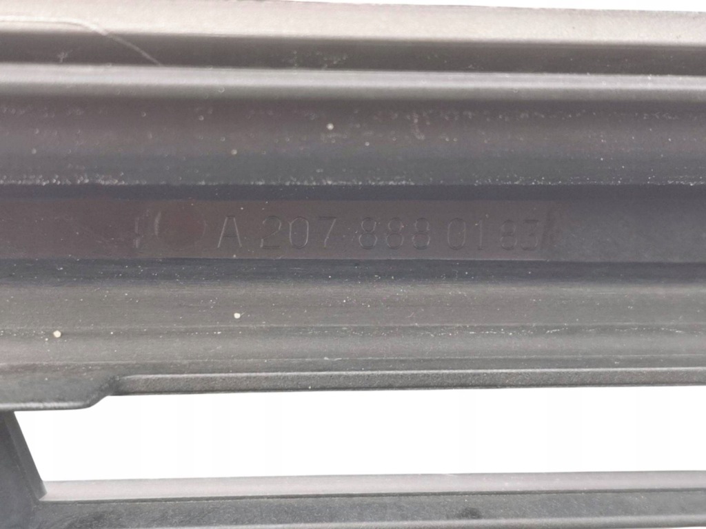 Бампер, решётка радиатора, решётка радиатора, решётки mercedes e-klasa w207 дорестайлинг  купе 334. Киев