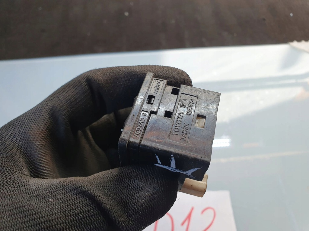 фото №8, Toyota corolla e120 e130 2003 кнопка регулировки зеркал боковых