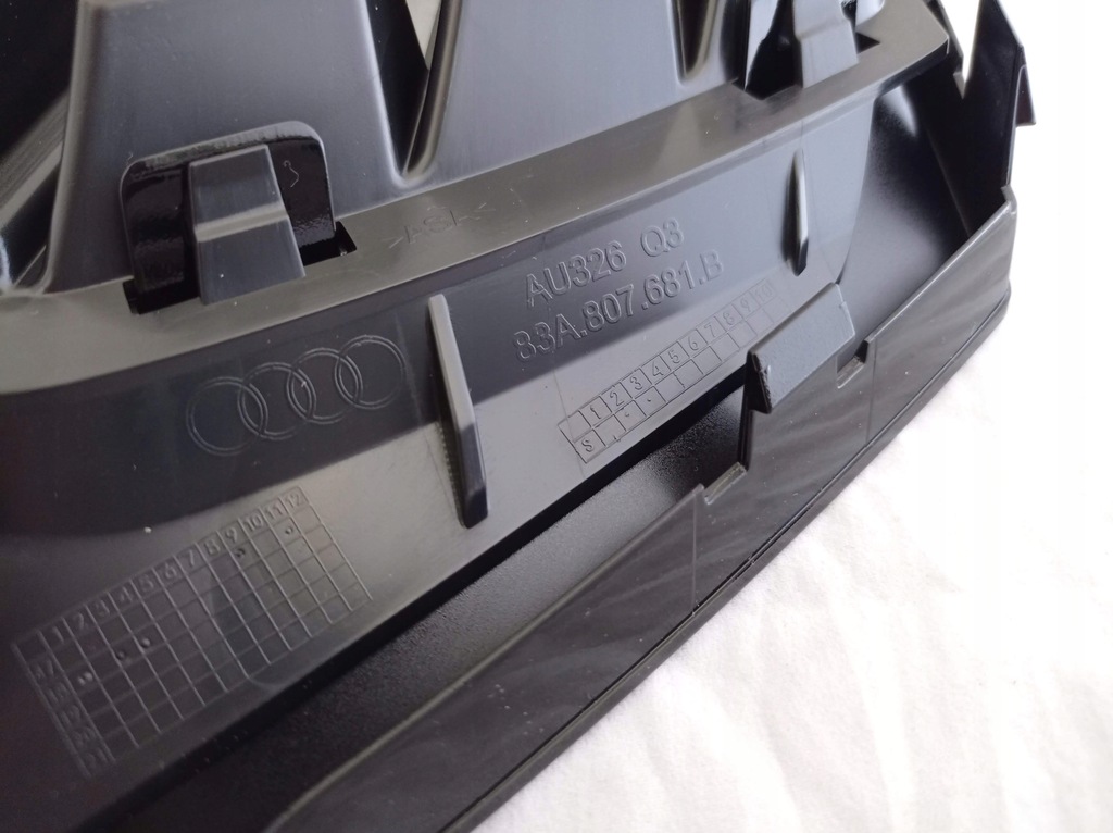 фото №6, Audi оригинальный номер 83a807681b решётка бампера