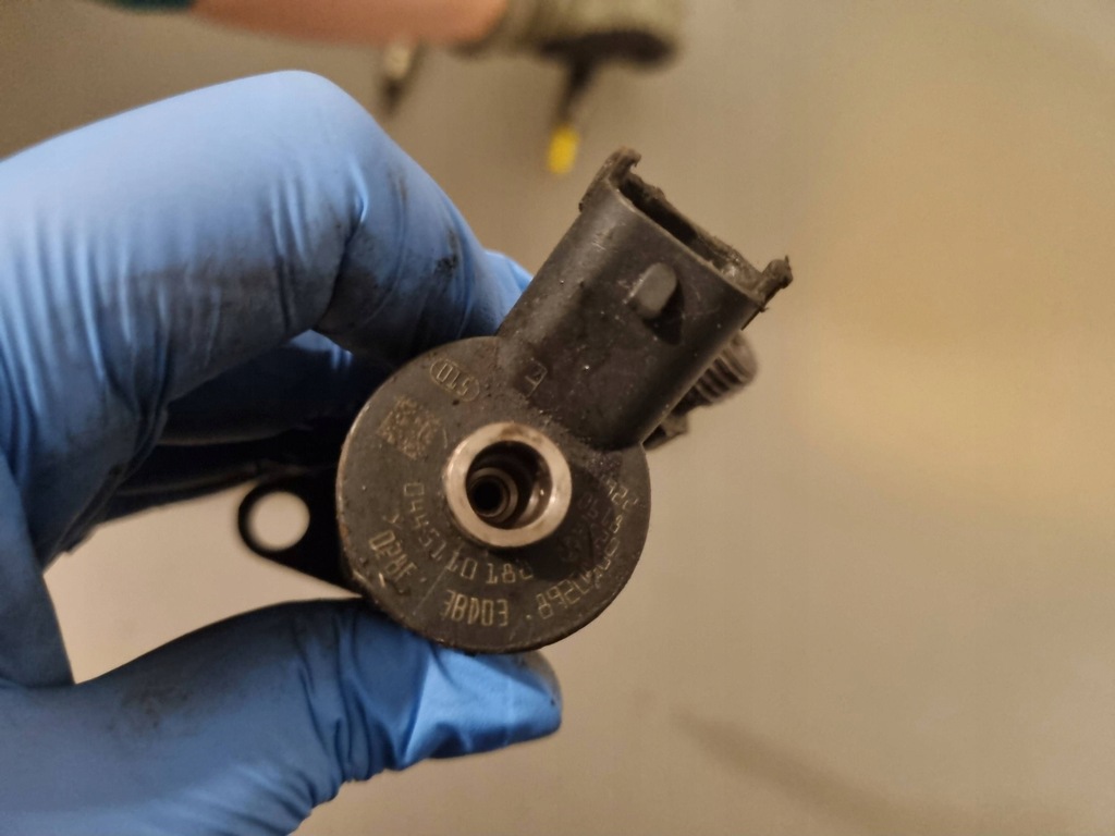 фото №9, Инжектор форсунка citroen c4 i 1.6 hdi 0445110188