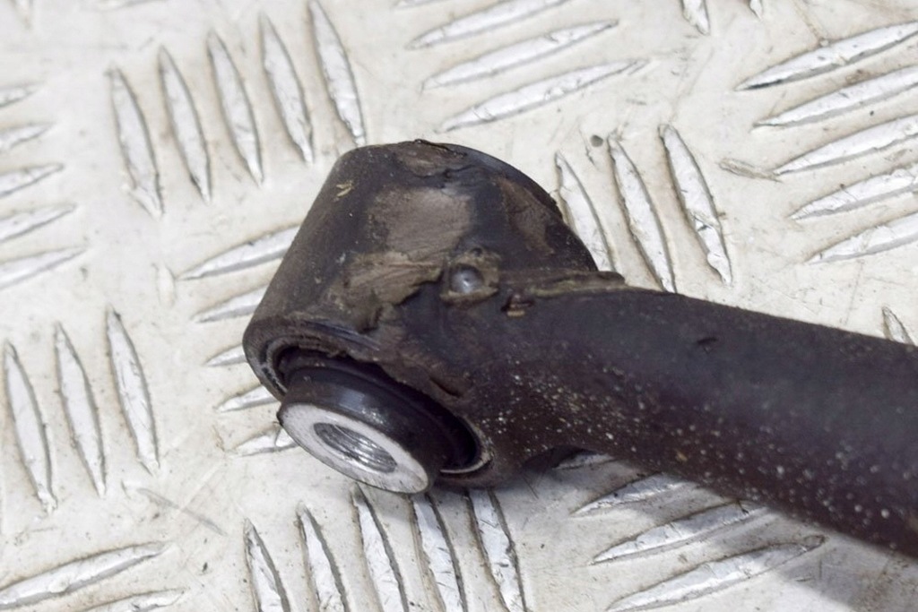 фото №5, Peugeot p21 e-208 задняя oś поперечная 9835793880 2020