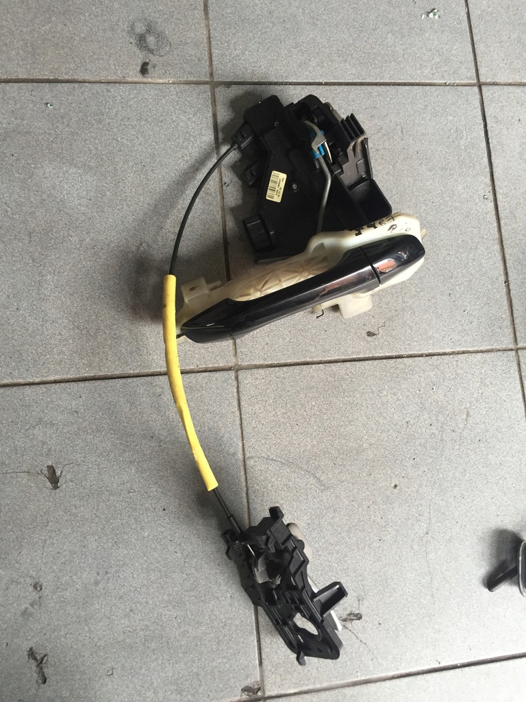 фото №1, Kia rio v 2017- замок дверь правый перед ручка