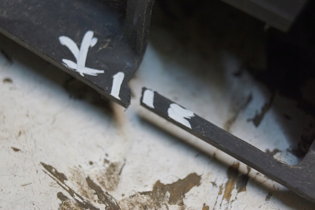 фото №16, Напрямна лівий кронштейн поріг bmw x5 e70 7167707