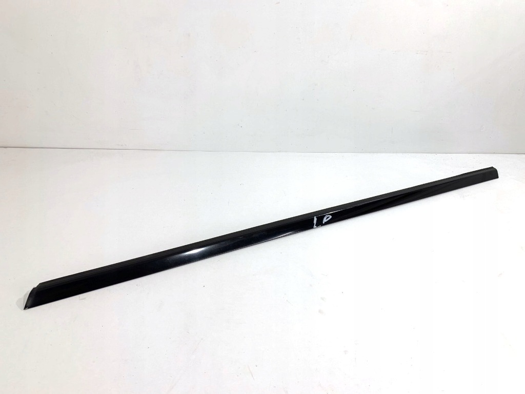 фото №1, Молдинг ущільнювач перед лівий mercedes w176