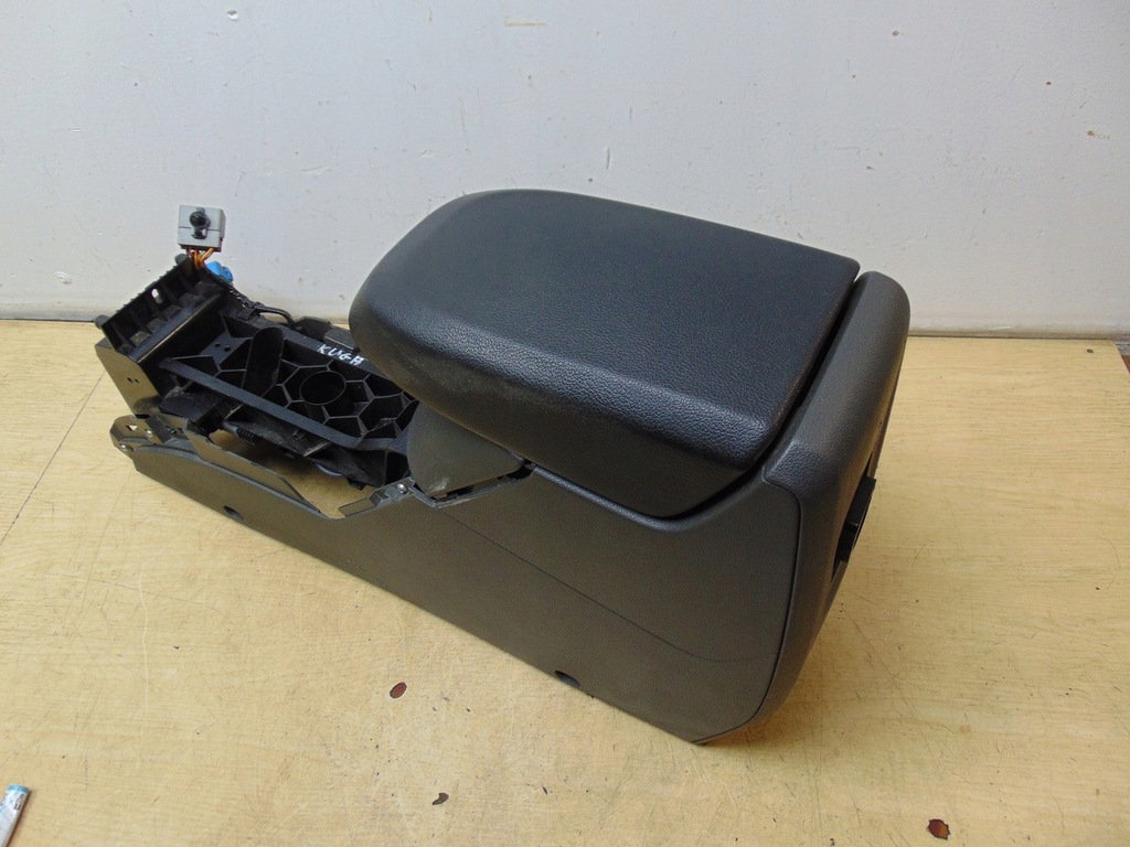 фото №8, Підлокітник тунель бардачок ford kuga mk1