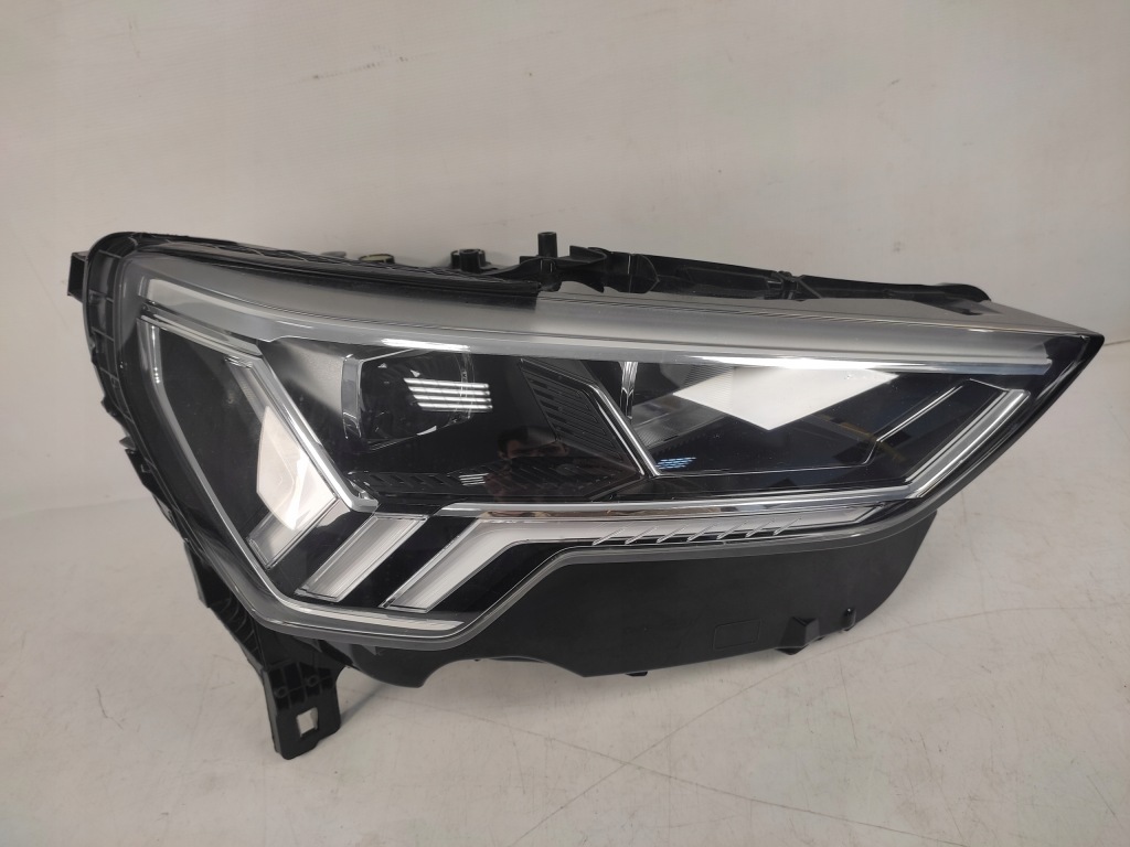 Купити Audi q3 2 83a фара правий передня перед full led 2018-