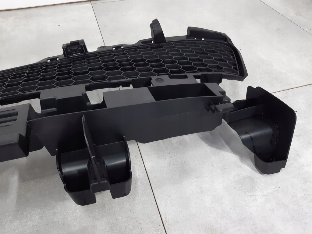 фото №8, Dacia sandero ii logan ii решітка середня бампера перед 622540565r