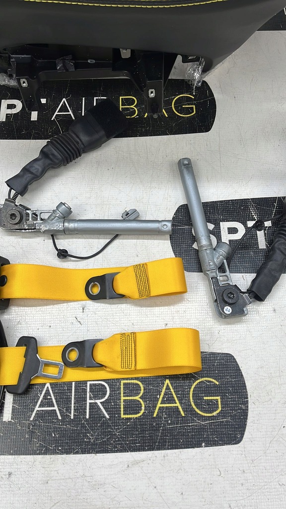 фото №7, Challenger scatpack приборная панель консоль подушки безопасности ремни подушка безопасности