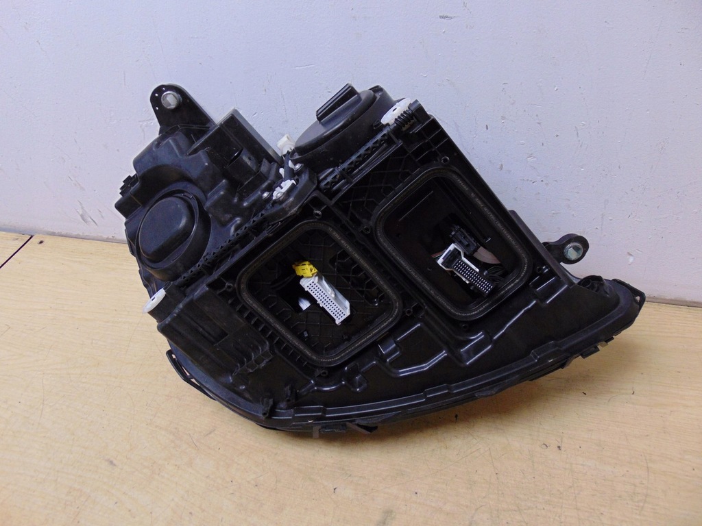 фото №14, Лампа левая перед mercedes w213 a2139068309 europa