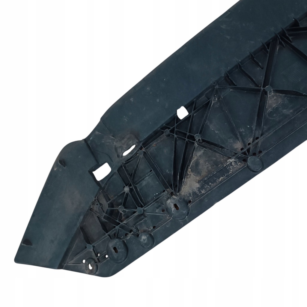 Накладка плита под бампер audi a4 b9 s-line 8w0807611a Недорого