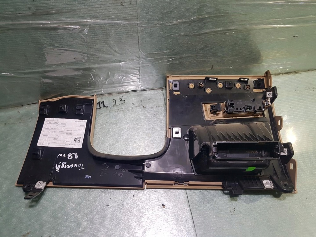 фото №7, Бардачок pod кермо vw touareg iii 761857503h