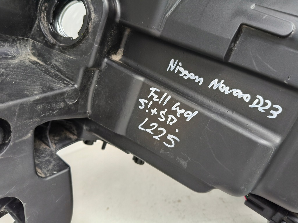 фото №10, Лампа правая фара nissan navara d23 np300 16- full led