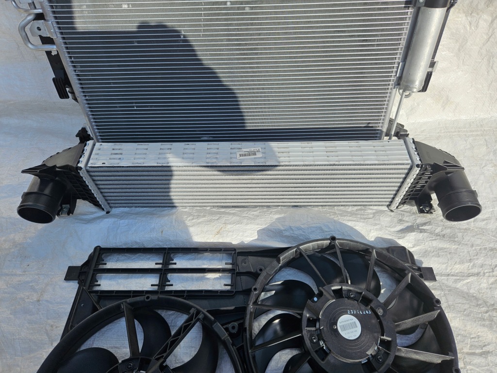 Ford kuga 2.0tdci радиатор воды новая оригинальная ford ej73-8005-ca с Разборки