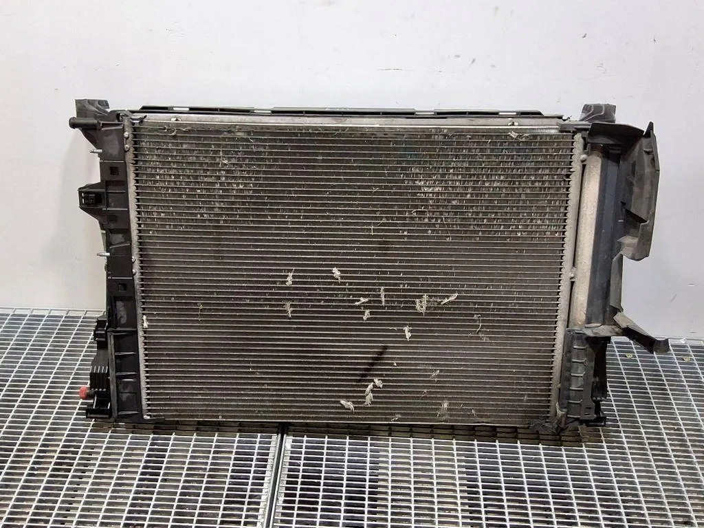 Комплект радіатор mercedes-benz b w246, w242 a2465000454 1.46l дизель 2016 Недорого