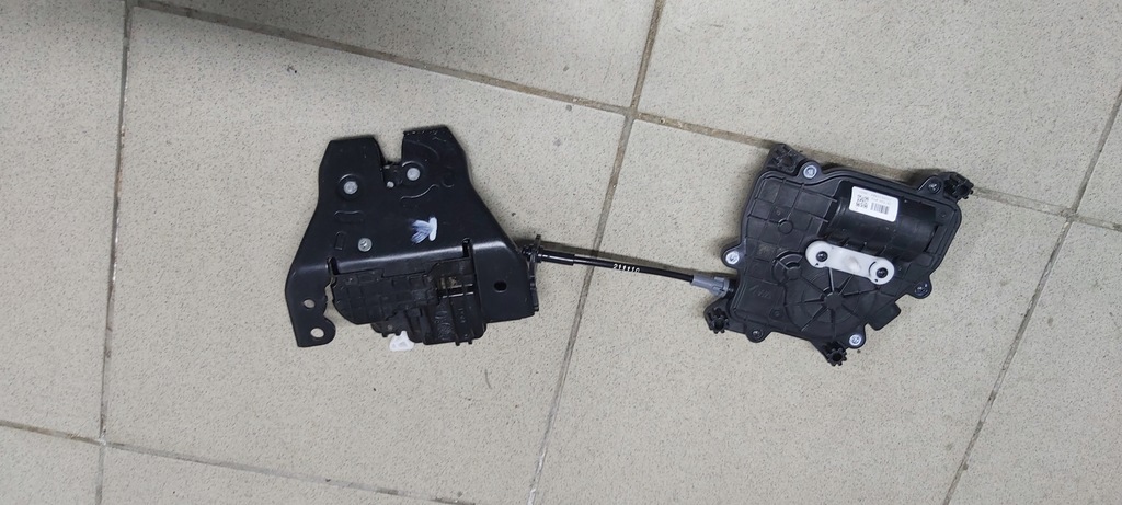 фото №1, Kia ceed iii lift 21- kombi замок кришки багажника доводчик