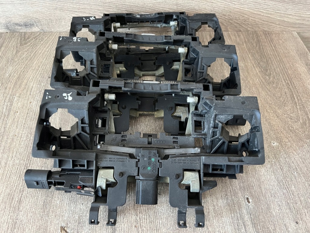 фото №1, Напрямна ручка лівий перед audi a8 d3 4e0839885