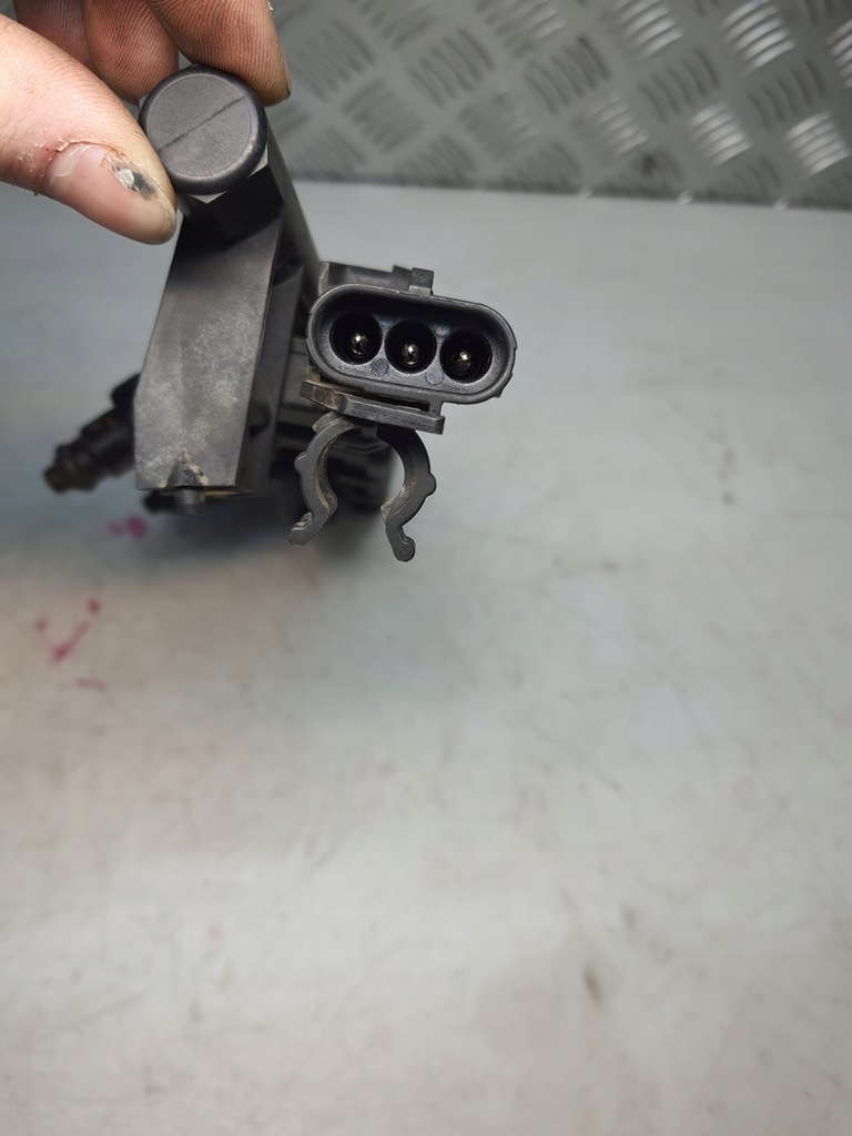 фото №10, Молдинг впрыскная форсунки renault twingo clio 1.2 7700114546