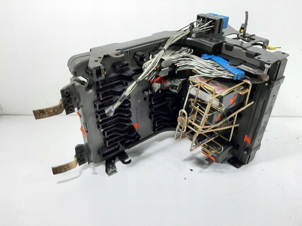 Renault premium 380dci 97r коробка предохранителей 5010232687 с Разборки