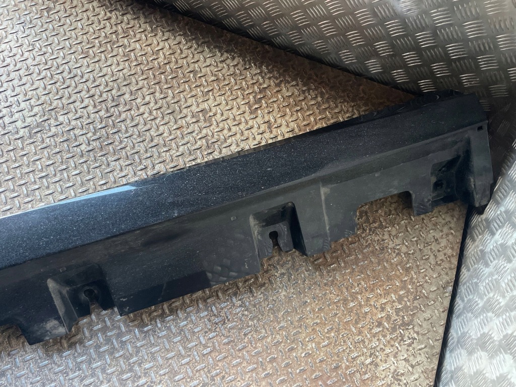 2022 mercedes-benz gls x167 накладка порог a1676906301 в Украине