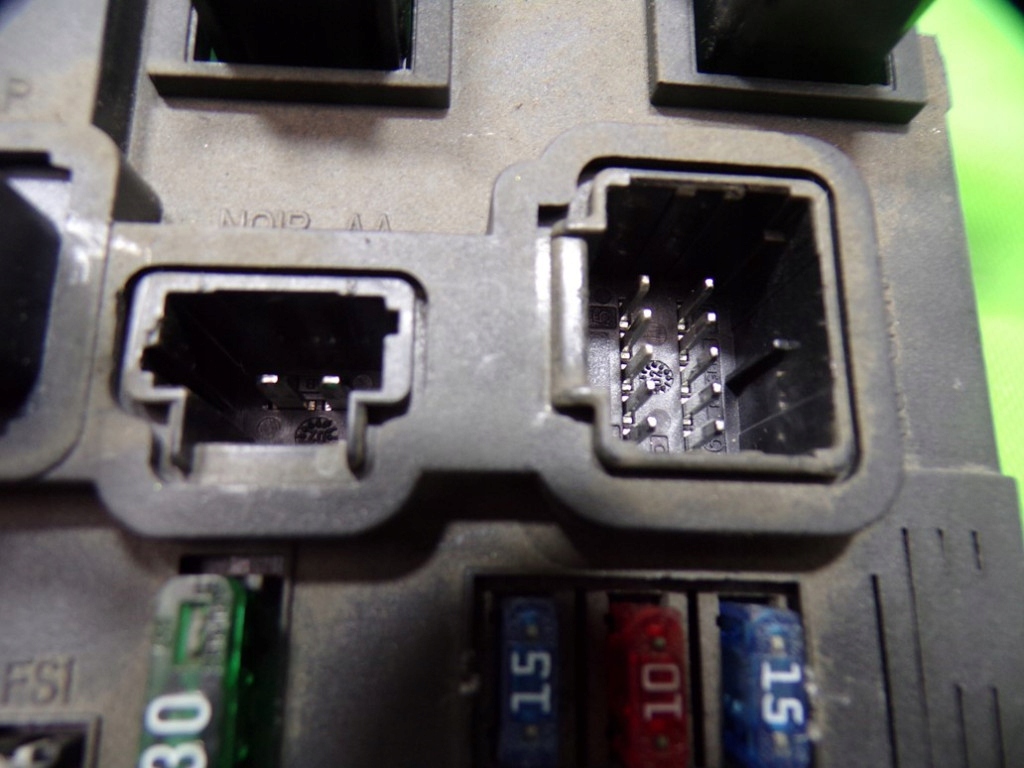 фото №10, Citroen c3 pluriel 1.6 16v коробка модуль предохранителей bsi 118085300i