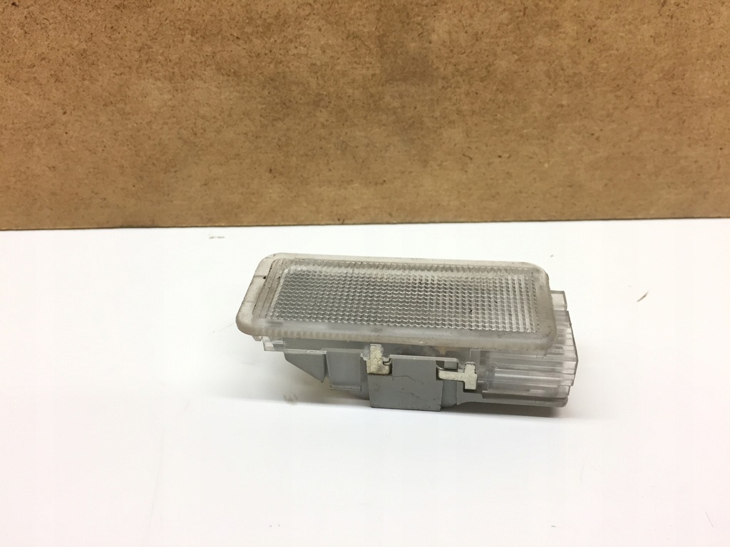 фото №1, Peugeot 5008 i 09- лампа освещение салона