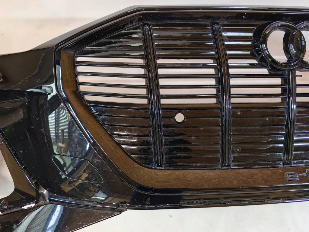 Audi e-tron 4ke s-line - бампер перед решітка радіатора ok polecam Київ