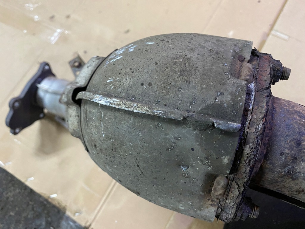 фото №11, Катализаторы комплект subaru impreza sti 2.5 цельные