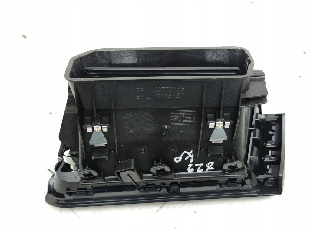 Peugeot 308 решётка обдув боковое  панели 2017 96778765 Киев