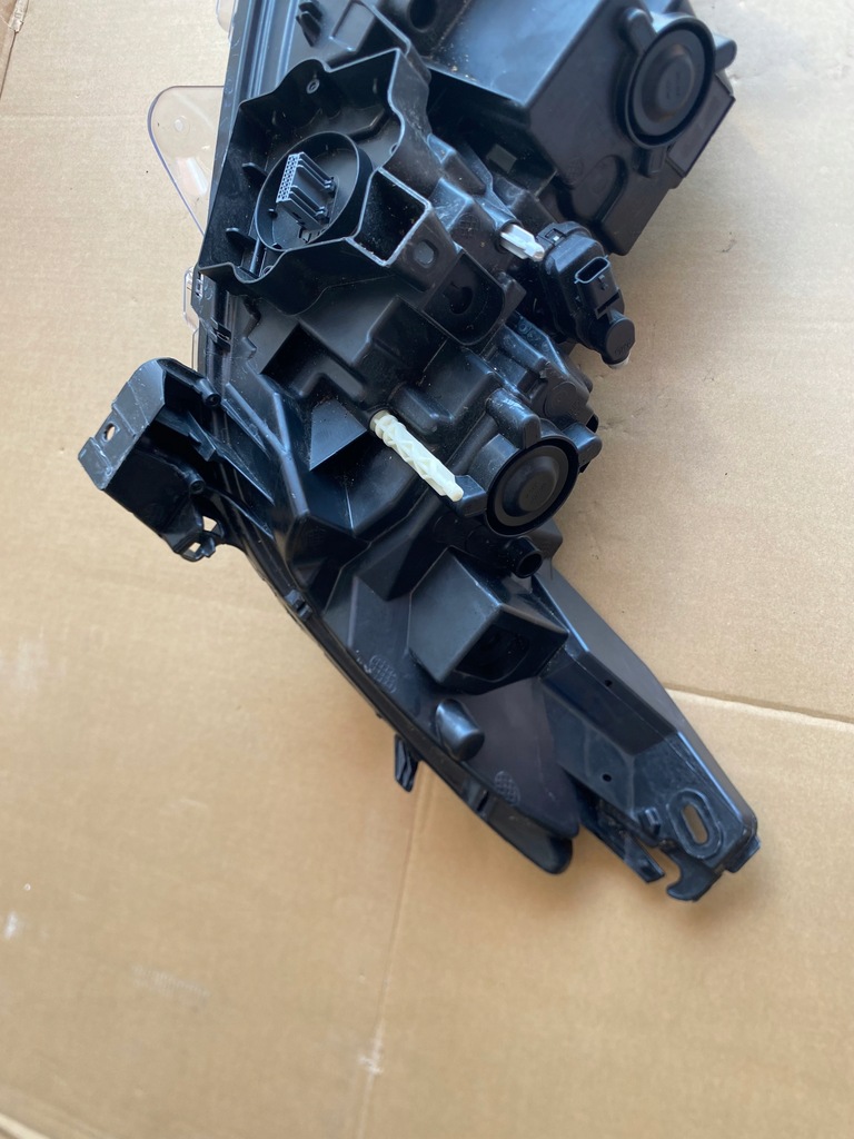 фото №4, Лампа перед правая espace v led