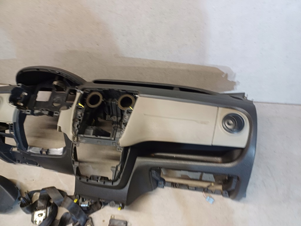 фото №5, Приборная панель консоль комплектная с ремни датчиком i подушка безопасности dacia dokker