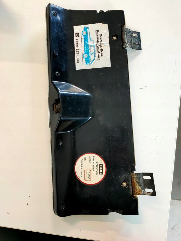 фото №10, Кришка дверцята бардачка панель приладів mercedes 107 ideał