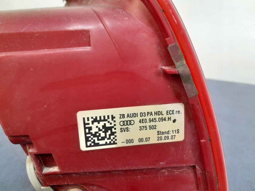 фото №5, Audi a8 d3 lift лампа задня права w кришка 4e0945094h