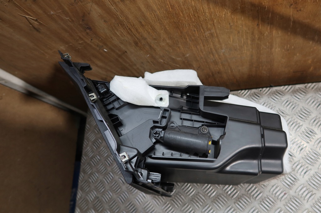 фото №8, Бардачок пассажира clio v 681081375r