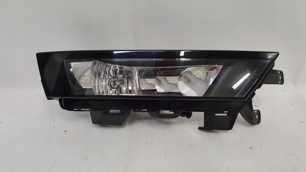 фото №1, Skoda rapid 5ja lift противотуманная фара правый 2015-2019r