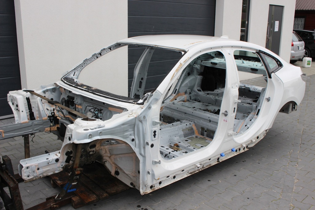 фото №2, Кузов четверть кузов bmw f44 a300 alpinweiss