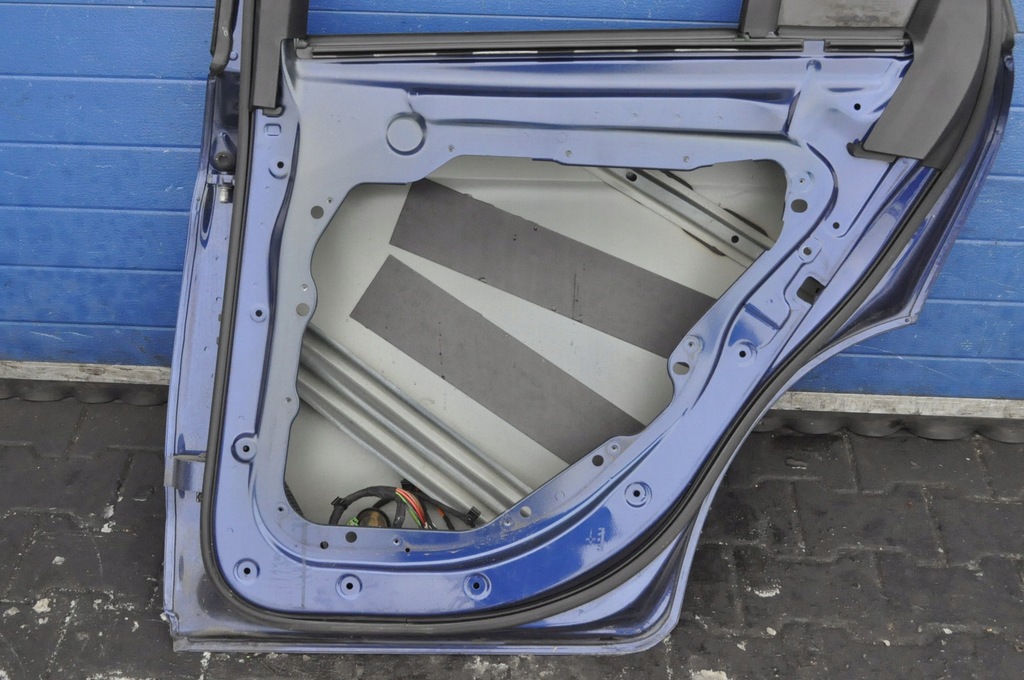 фото №8, Mercedes glc x253 дверь правый задняя задние 896