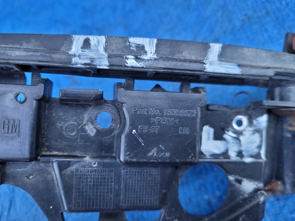 фото №8, Opel-części | astra j напрямна бампера крила лівий перед lift 13368872