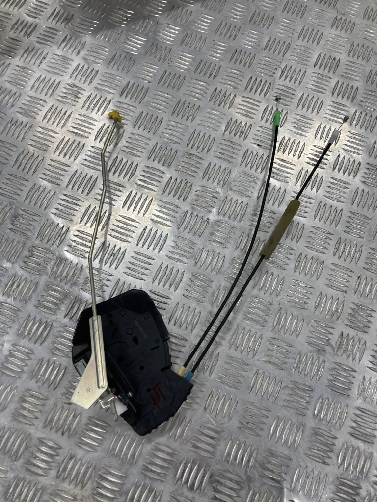 Купить Замок дверь правый задний  suzuki swift mk8 17-