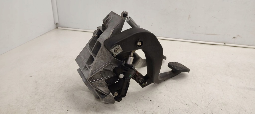 фото №10, Педаль педалі зчеплення гальма bmw e91 lift 2,0d